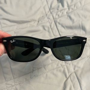 Ray Ban New Wayfarer Sunglasses